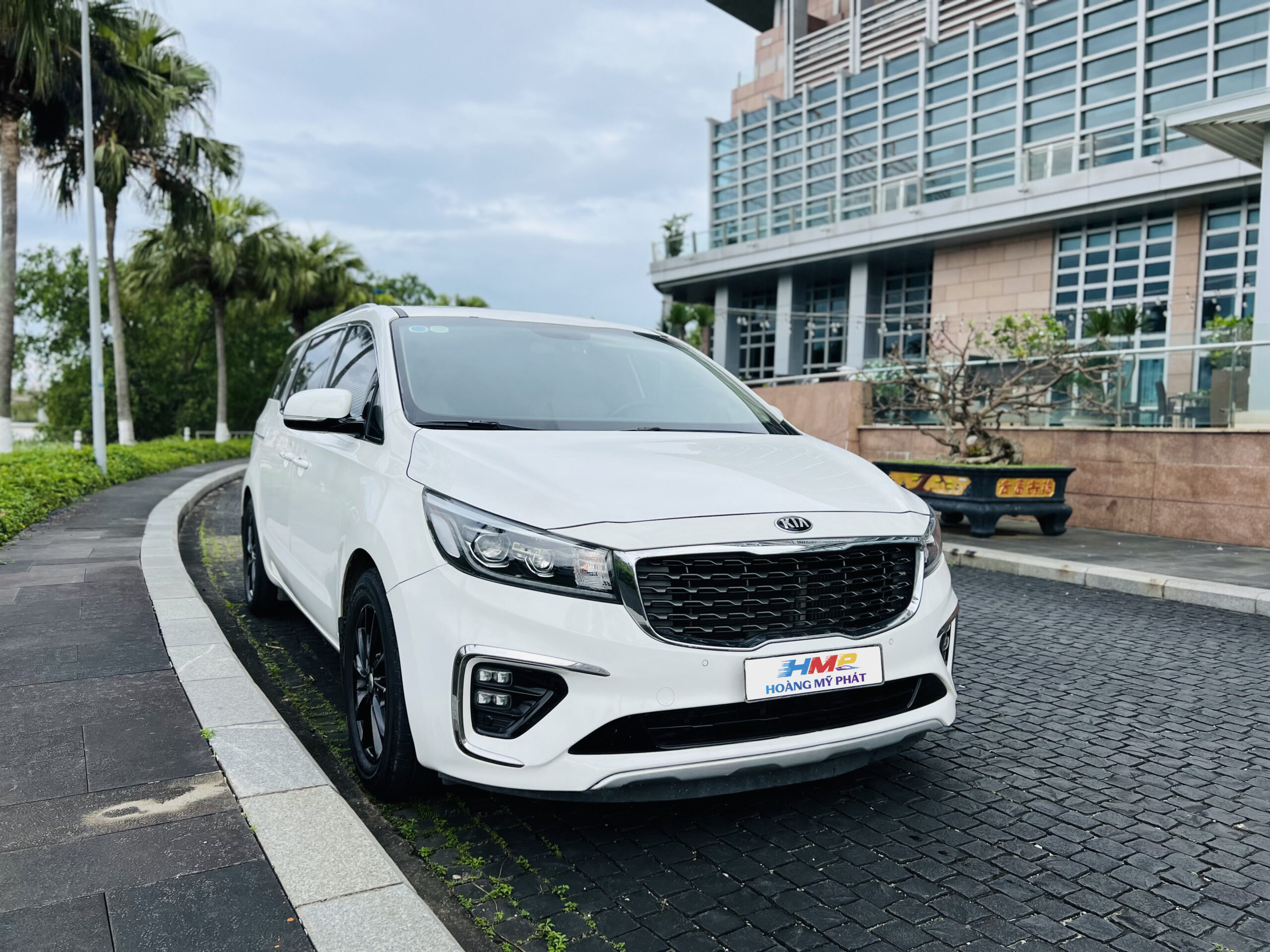KIA Sedona - Ảnh 2