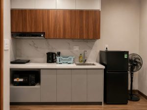 Bếp riêng đầy đủ tủ lạnh, bếp từ