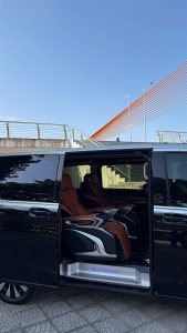 Ghế thương gia bọc da trên Mercedes V250