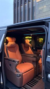 Ghế thương gia màu nâu trên Toyota Alphard