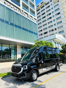 Xe Limousine 9 chỗ màu đen cho thuê tại Đà Nẵng